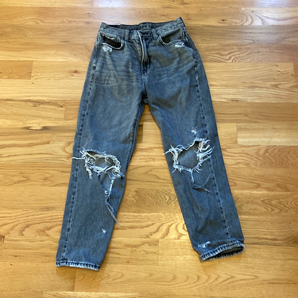American Eagle Outfitter Distressed Jeans Size 4